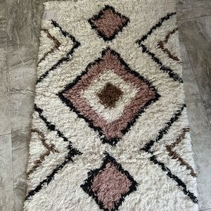 H&M home thick pile bathroom mat.